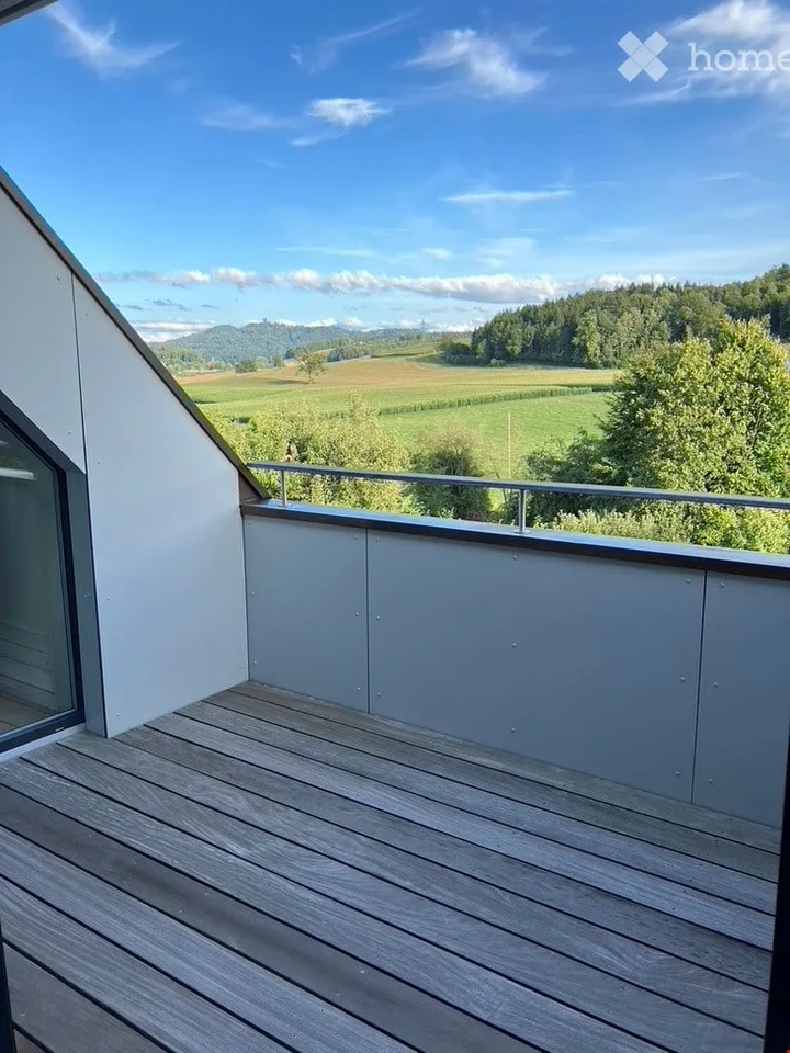 Ottimo appartamento di 3,5 locali in mansarda con balcone e vista a Berna