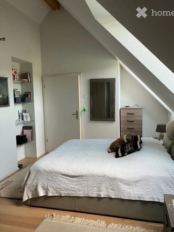 Ottimo appartamento di 3,5 locali in mansarda con balcone e vista a Berna