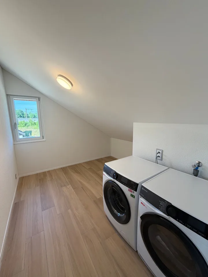Exclusive 3.5-room attic apartment in a new building 103 m² with plenty of light & charm
