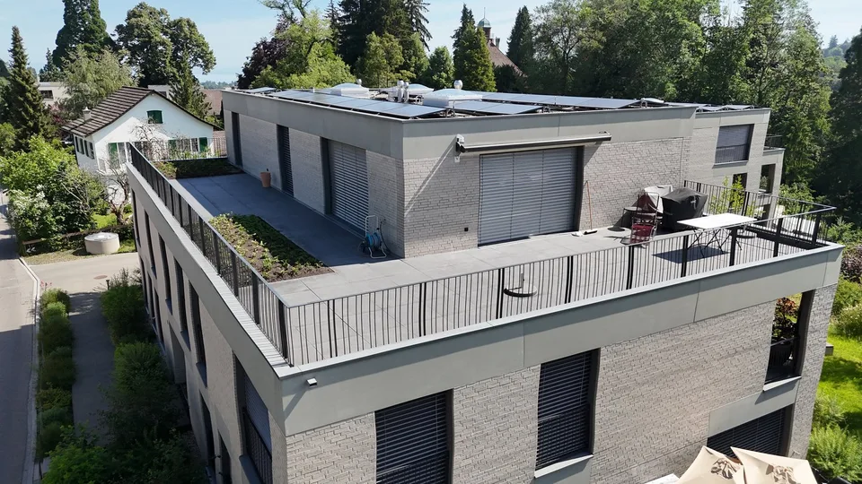 Appartamento attico moderno 3.5 locali con vista imprenabile