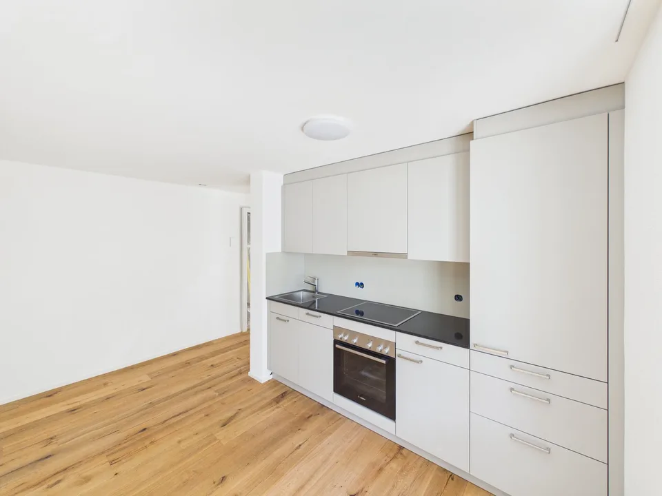 ERSTBEZUG - Totalsanierte 2-Zimmer-Wohnung an ruhiger Lage