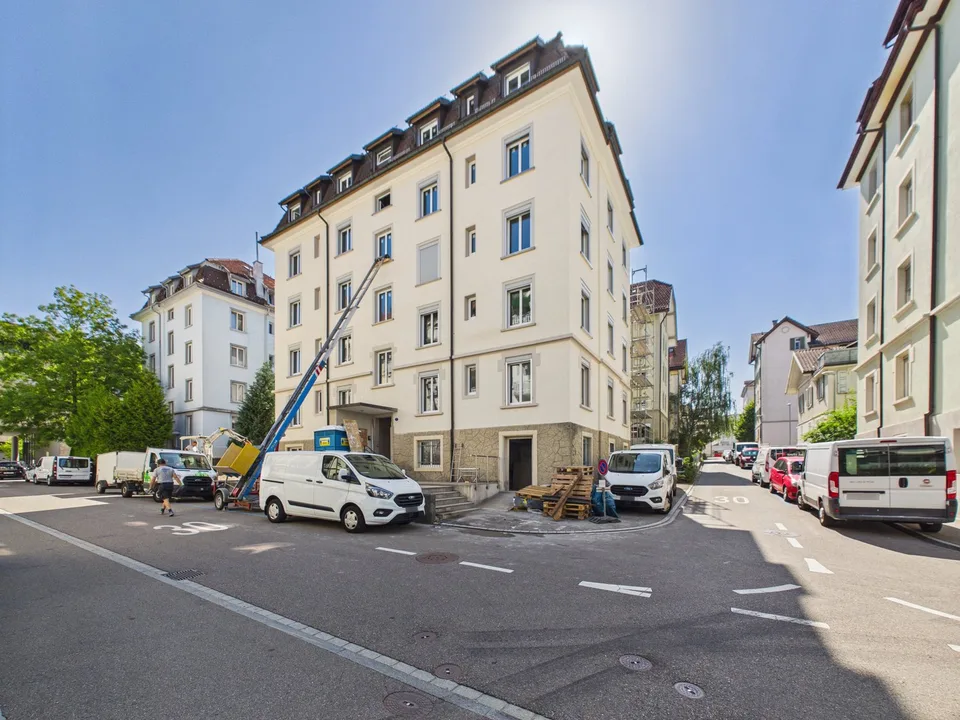 First-time rental - Totally renovated 2-room apartment in a quiet location