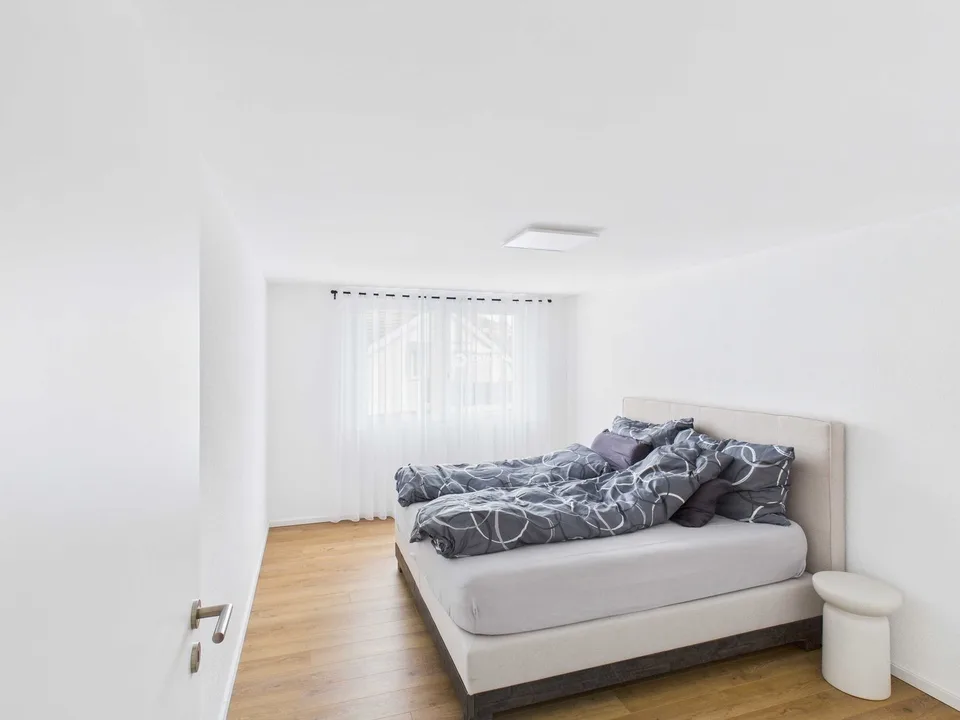 Casa di 3 famiglie, ristrutturata nel 2021, con 2 garage a Trimbach