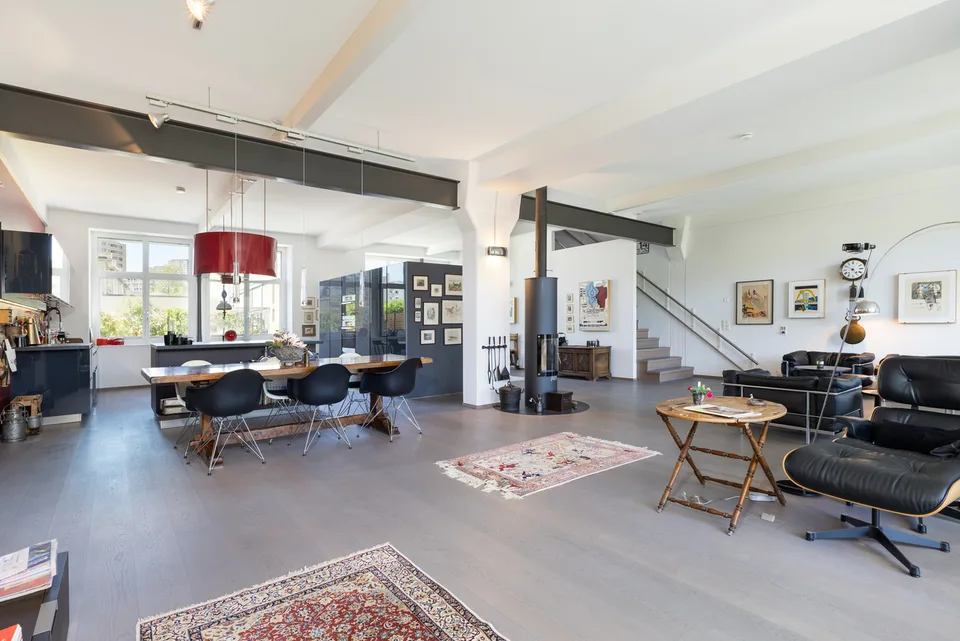 Industrial Loft-Maisonette mit Aussicht und Charakter