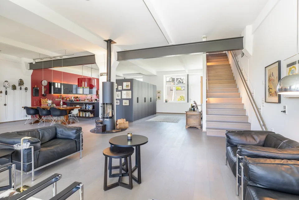 Industrial Loft-Maisonette mit Aussicht und Charakter