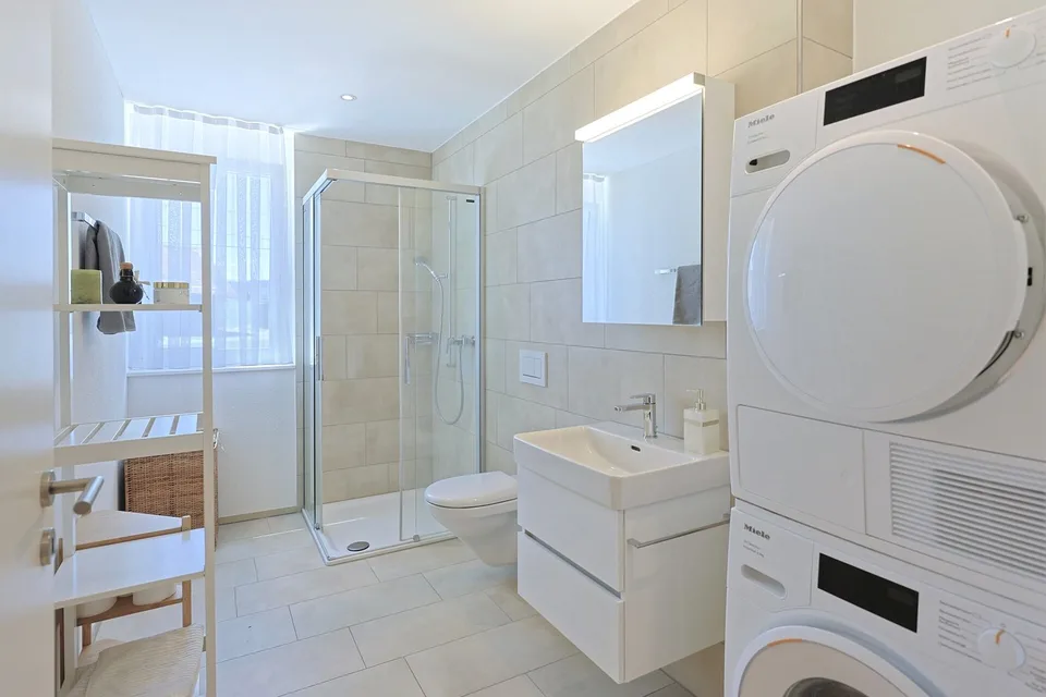 4.5-Room Owner-Occupied Apartment with Lake View
