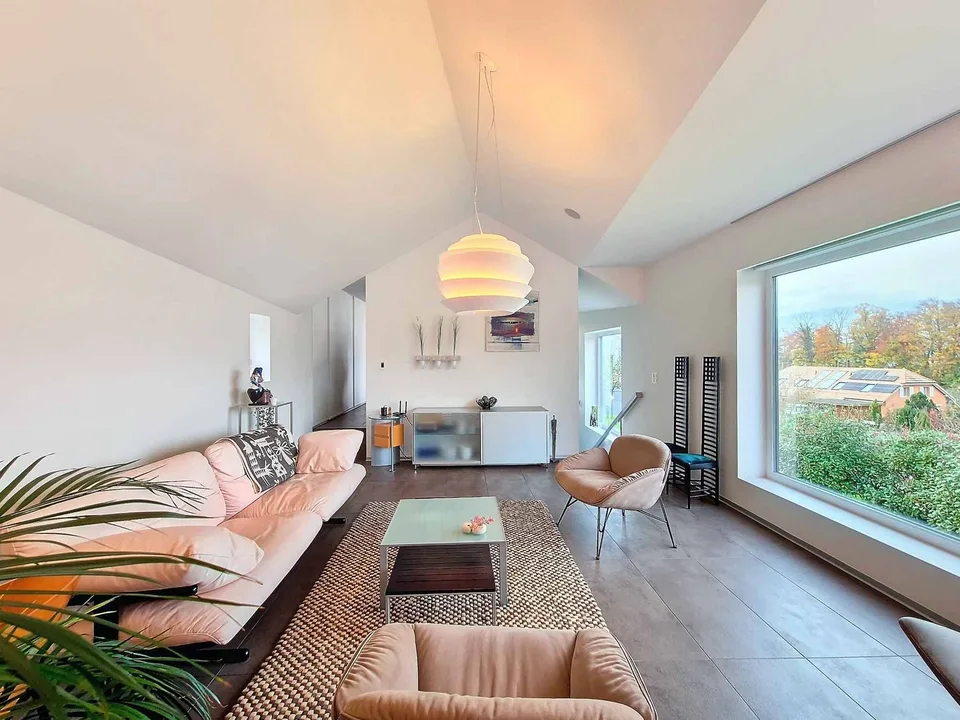 Einzigartige Villa in einem Wohnviertel!