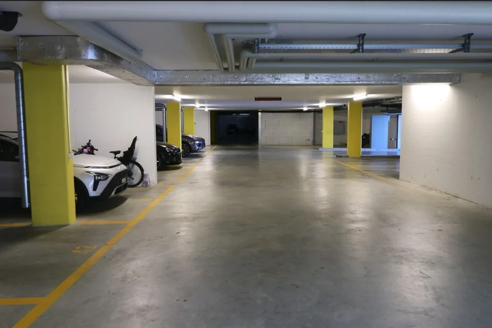 Parkplatz gesucht? Einstellhallenplatz ab sofort frei!