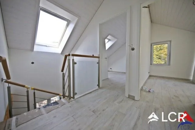 Schönes Apartment mit 5.5 Zimmern / 4 Schlafzimmern / 2 Badezimmern / 2 Balkonen