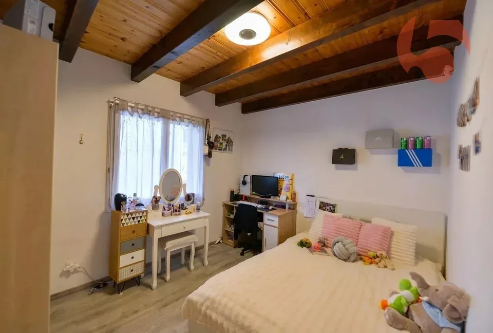 Prachtvolle 6.5-Zimmer-Villa mit Werkstatt und großem Garage