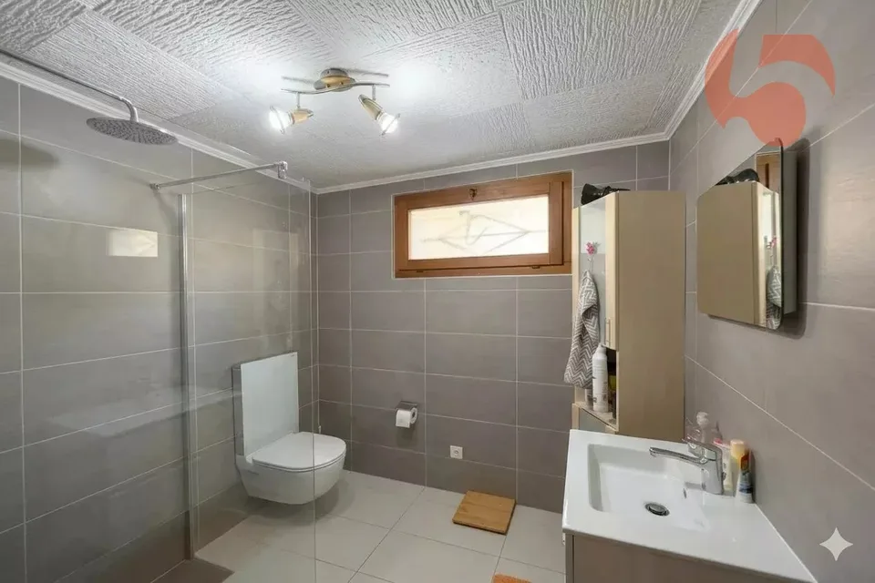 Prachtvolle 6.5-Zimmer-Villa mit Werkstatt und großem Garage
