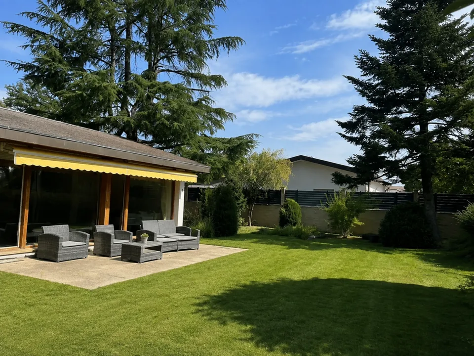Maison de plain-pied à rénover - belle parcelle