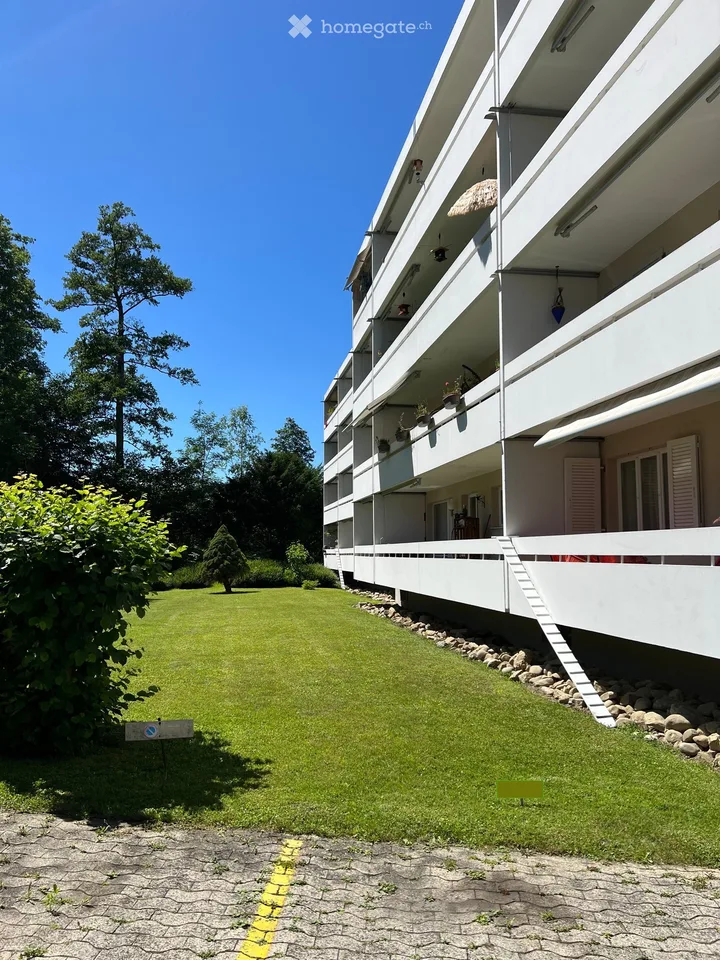3.5-Zimmer-Wohnung mit Balkon und schöner Aussicht an ruhiger Lage in Kreuzlingen