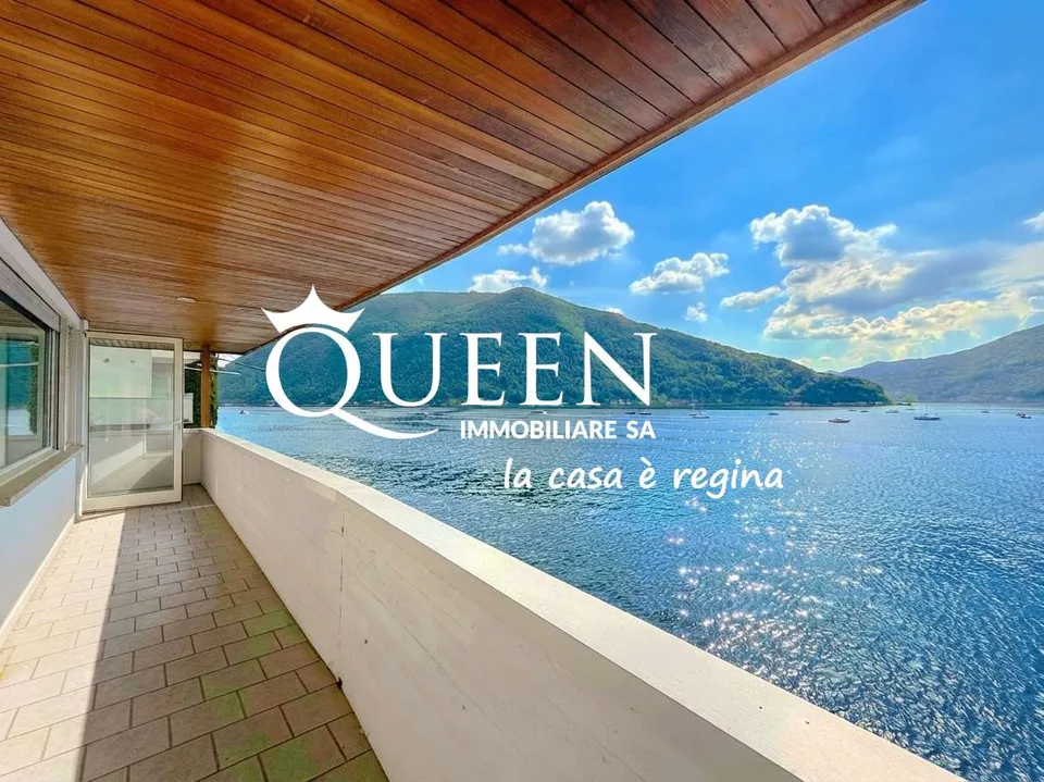 Bissone: villa pieds dans l'eau, 6 locaux, 300 m², terrasses, portique