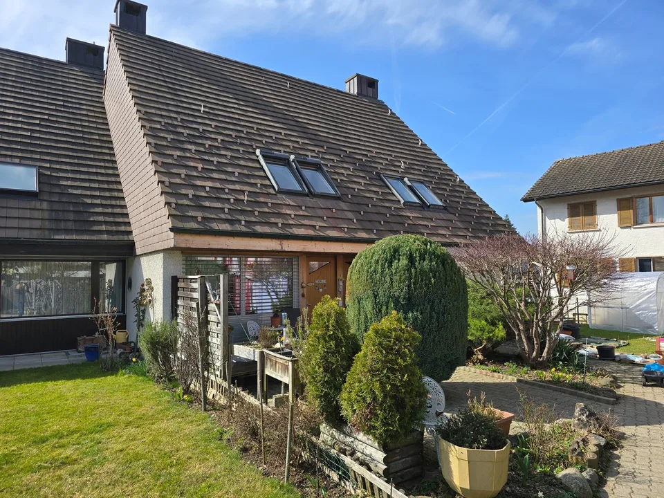 Deliziosa casa a schiera di 5 locali con giardino a Uster