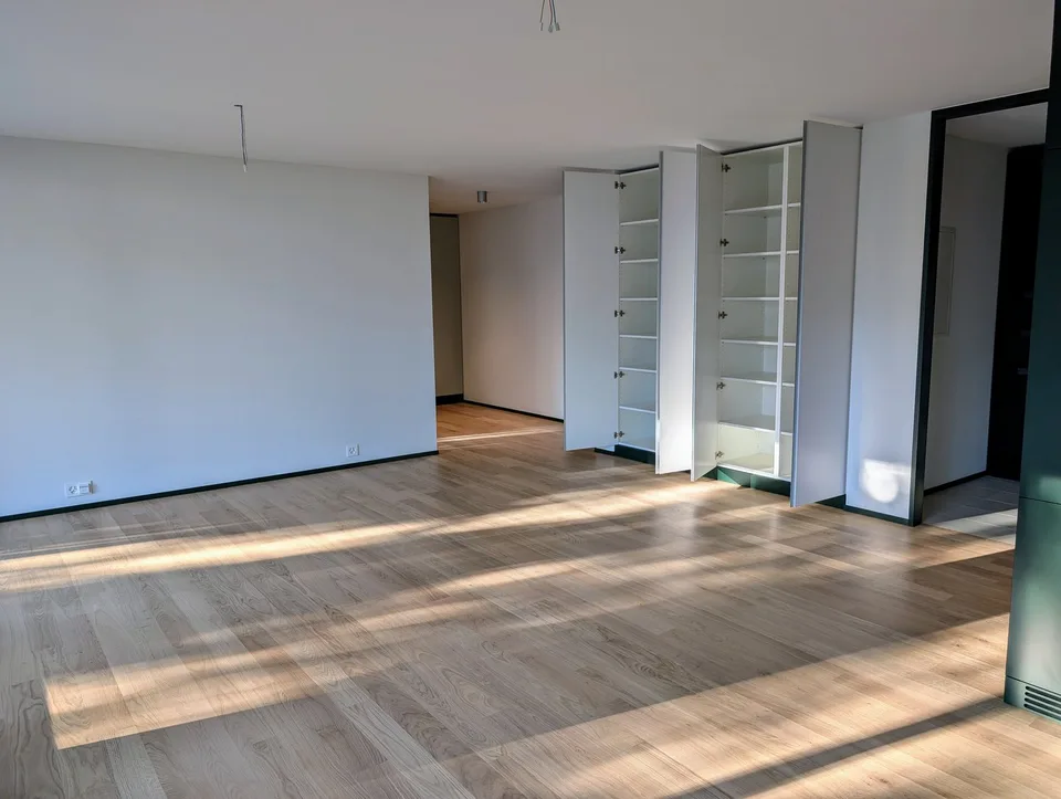 Appartement en rez-de-chaussée lumineux et haut de gamme dans un quartier calme