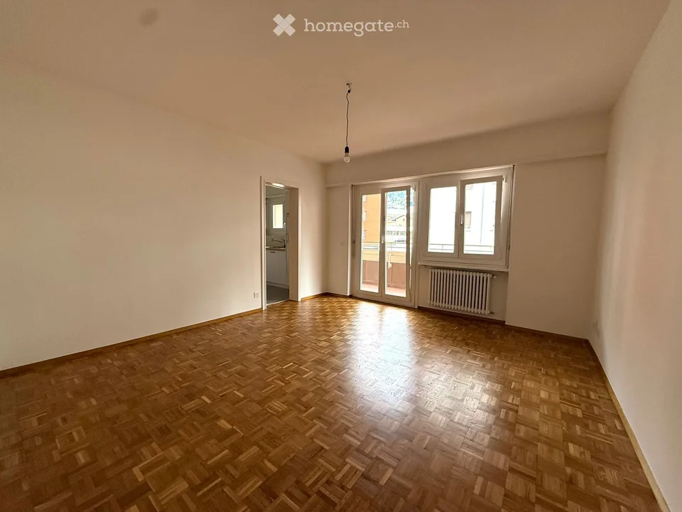 Luminoso appartamento di 3.5 locali con balcone a Pregassona