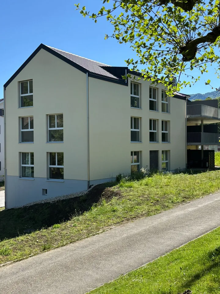 Attrayant appartement neuf de 4,5 pièces au 2e étage avec balcon ensoleillé