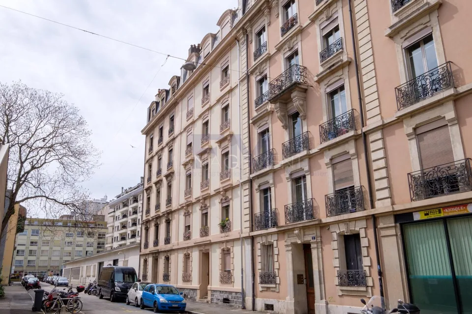 Rue Henri-Christiné ? 3.5 rooms of approx. 70.6 m² on the 5th floor & converted attic