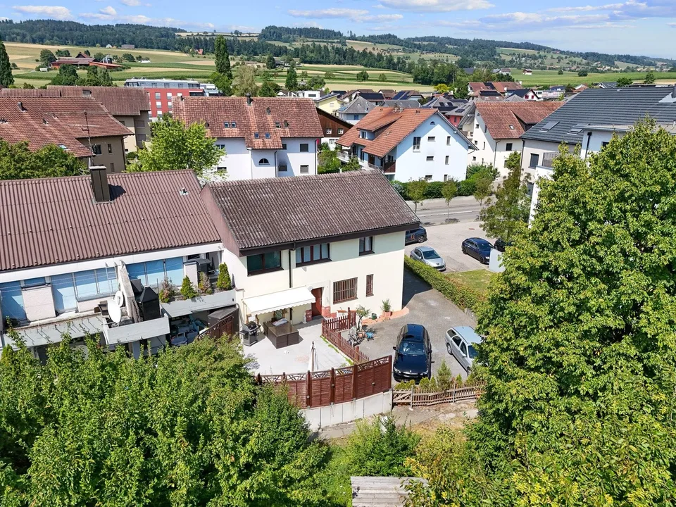 Doppeleinfamilienhaus mit 2 Wohnungen in Auw kaufen