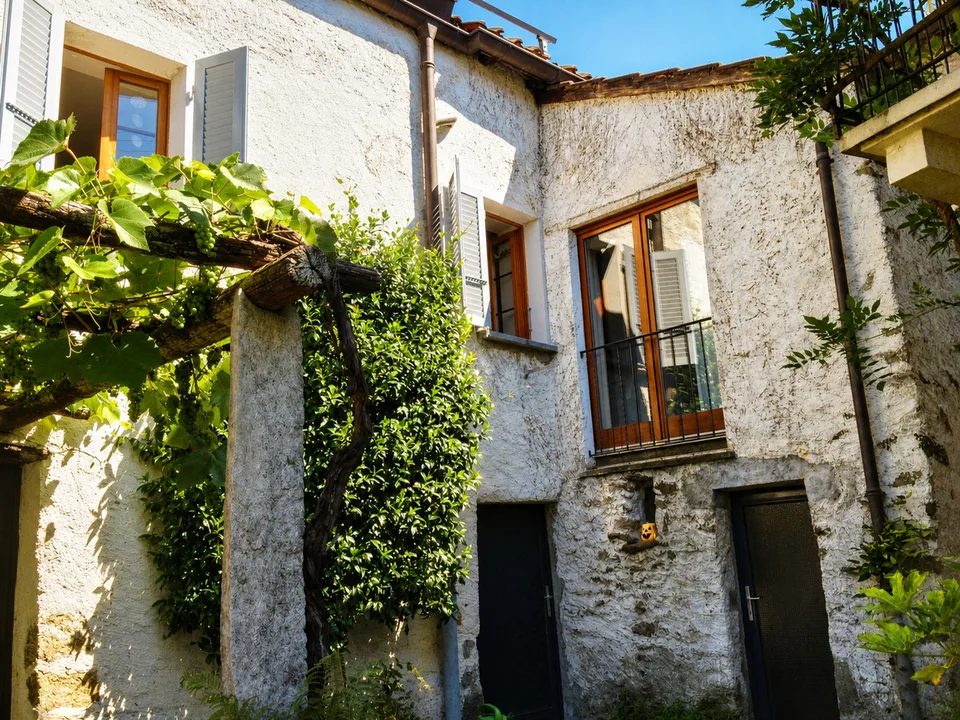 COROGNOLA - Affascinante casa ticinese con vista Lago Maggiore