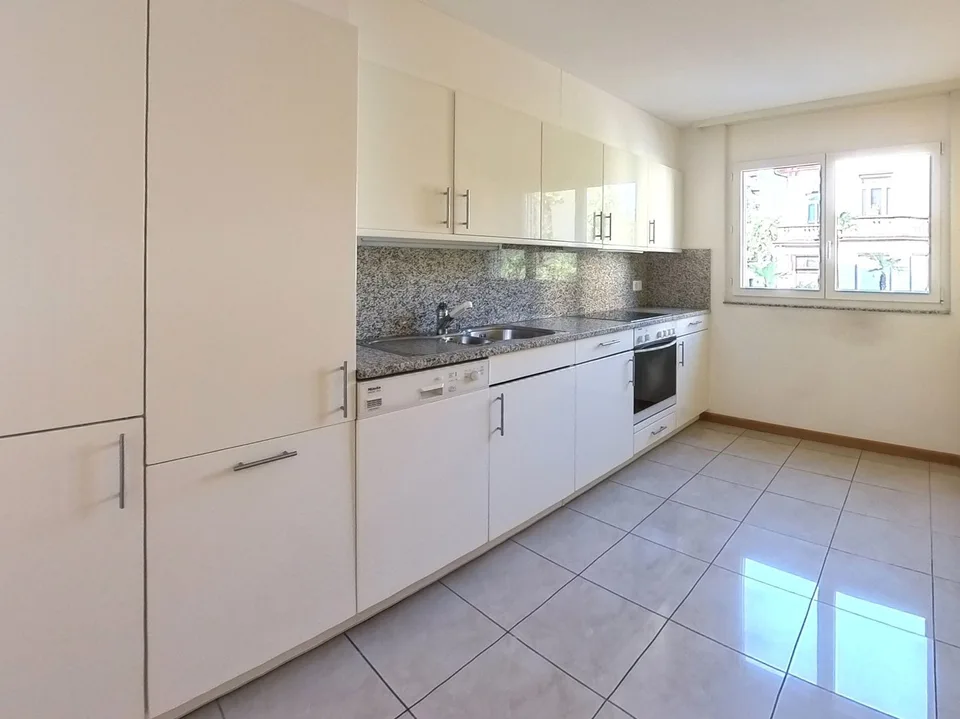 Appartement 4½ pièces avec 3 balcons à Locarno