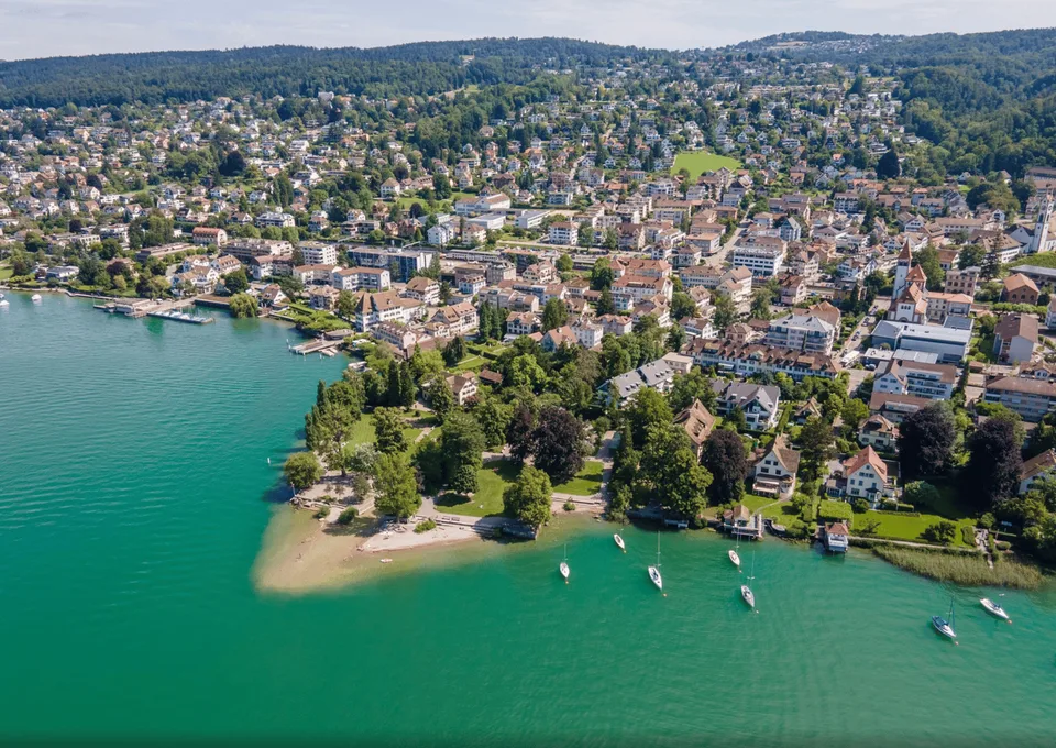 Exklusives Einfamilienhaus an Bestlage | Exclusive Single-Family House at Prime Location