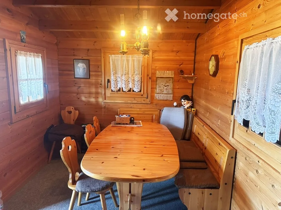 Charmant chalet 4½ pièces avec grand jardin – situation calme à Oftringen