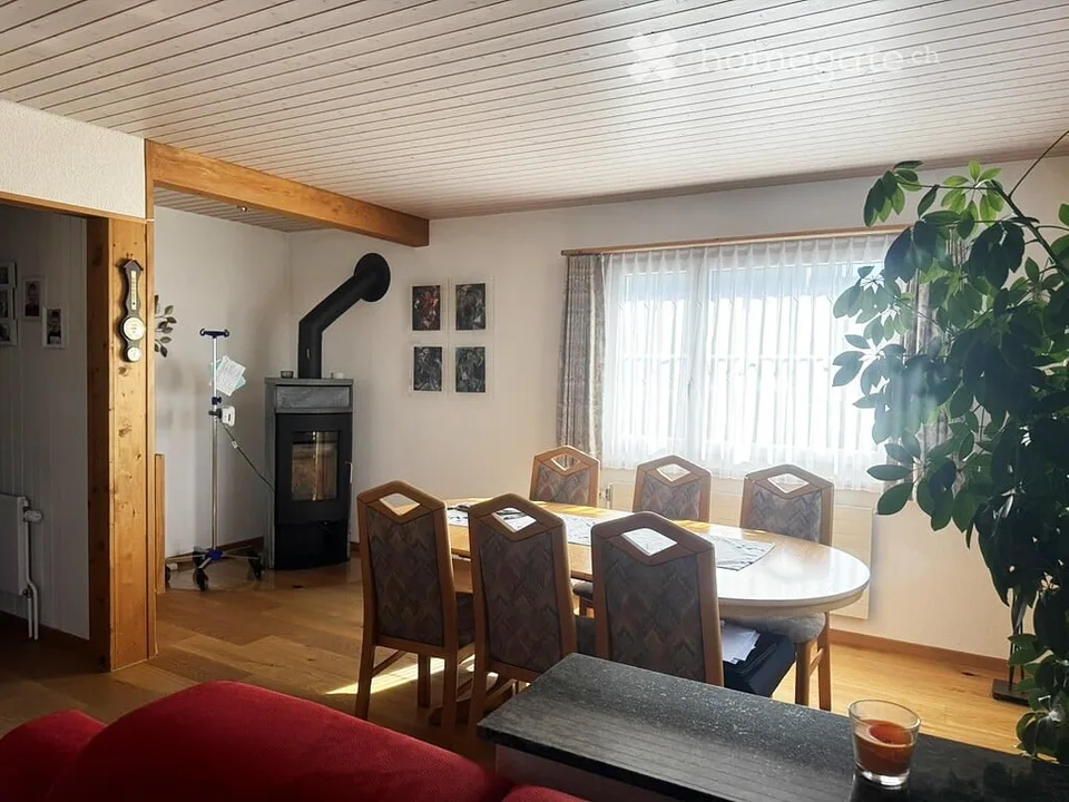 Charmant chalet 4½ pièces avec grand jardin – situation calme à Oftringen