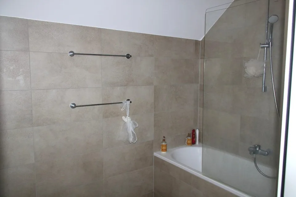 Schönes neuwertiges 4.5-Zimmer-Dachapartment in Eysins