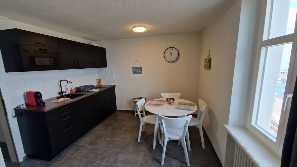 Lakefront Investment! MFH mit 12 Einheiten - erstklassiger Lage!