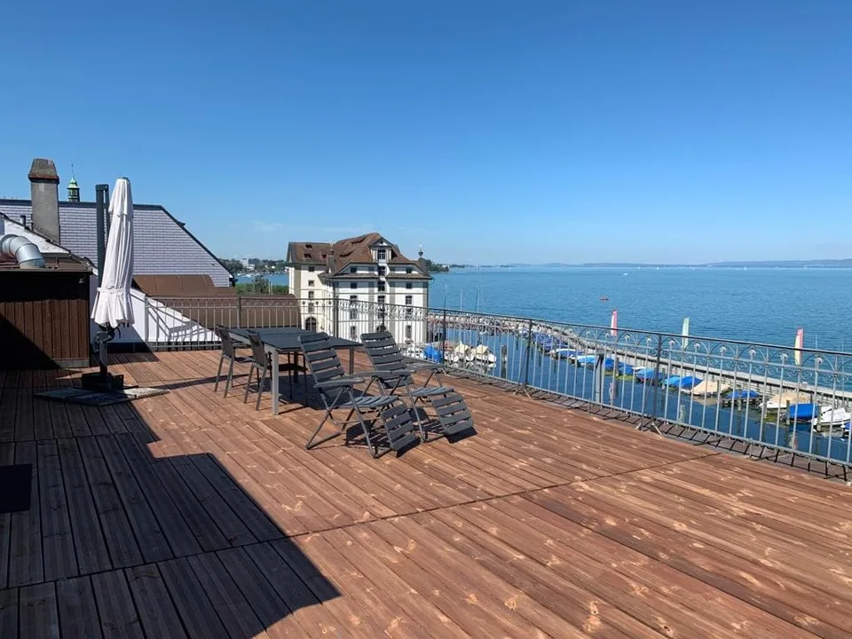 Lakefront Investment! MFH mit 12 Einheiten - erstklassiger Lage!