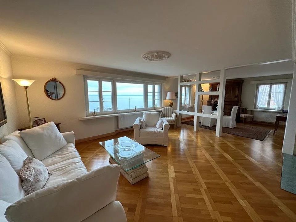 Lakefront Investment! MFH mit 12 Einheiten - erstklassiger Lage!