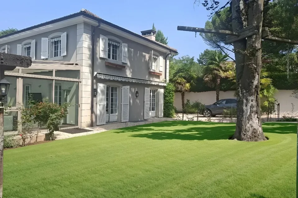 Magnifique maison Individuelle avec Piscine à Collonge-Bellerive
