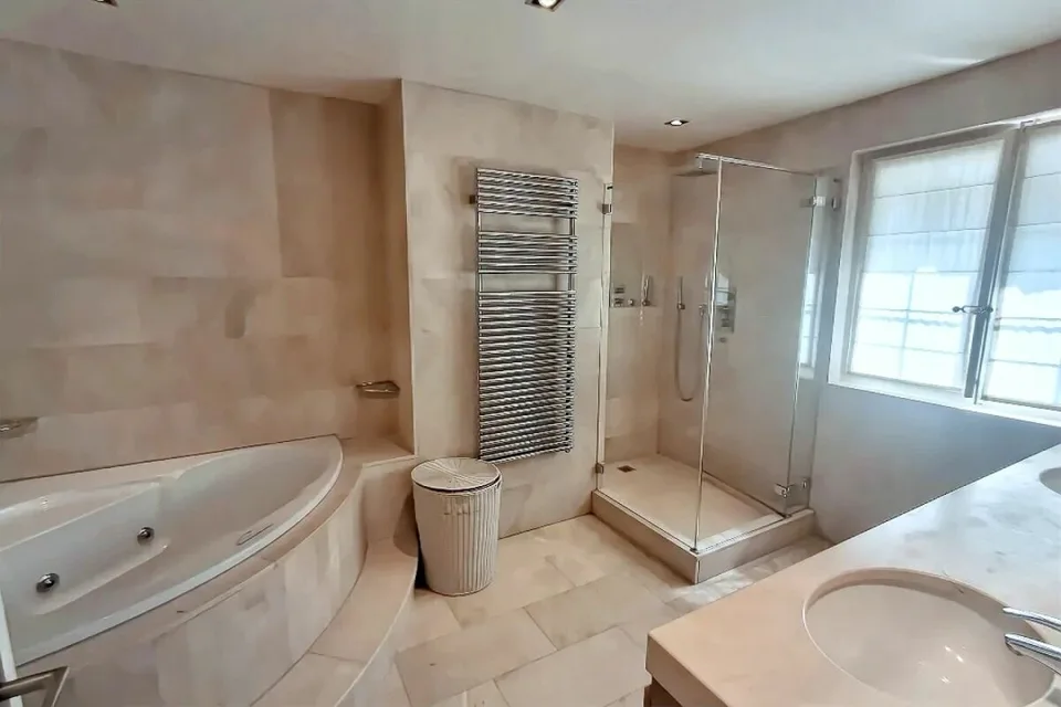 Magnifique maison Individuelle avec Piscine à Collonge-Bellerive