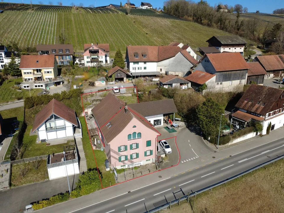 Einseitig angebautes Einfamilienhaus