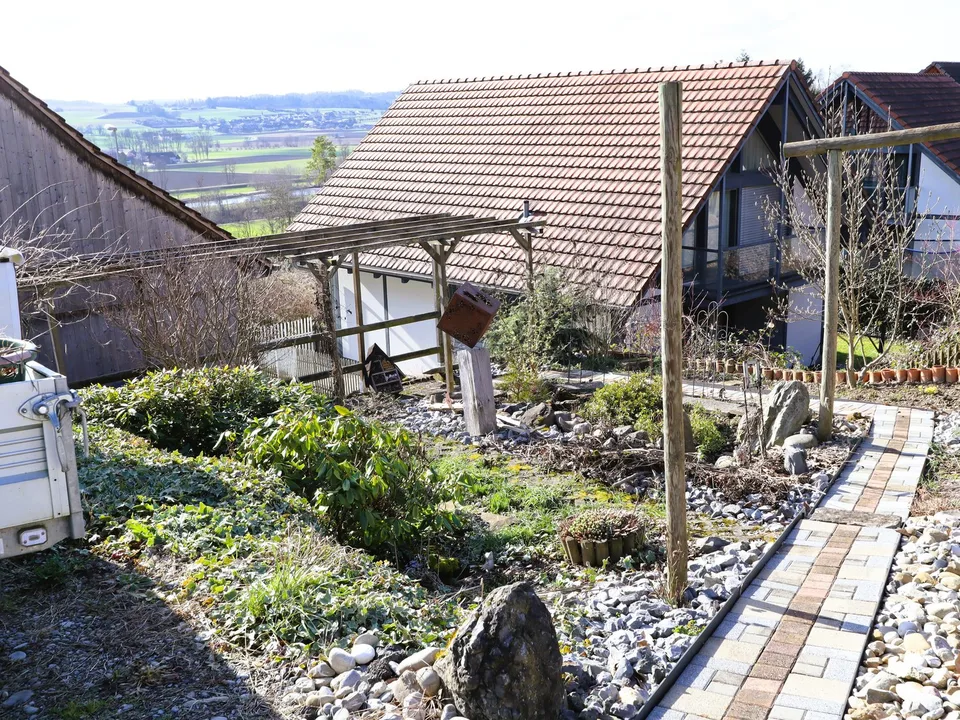 Einseitig angebautes Einfamilienhaus