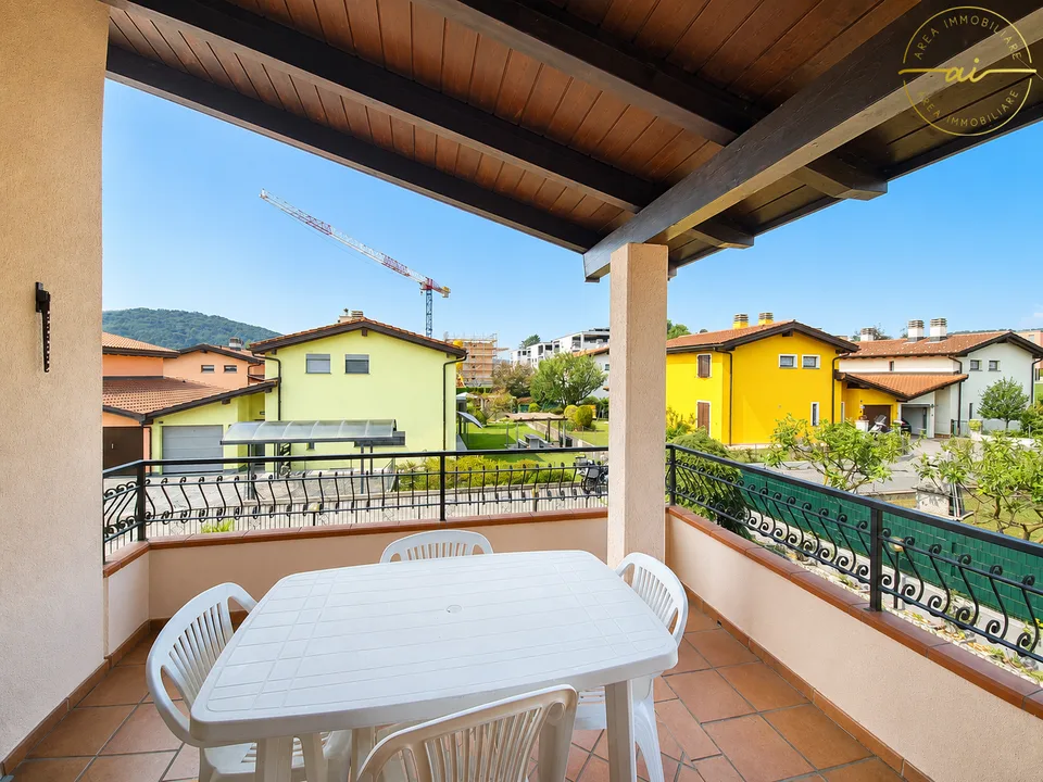 Spacious 5.5-room house with garden in green area in Stabio