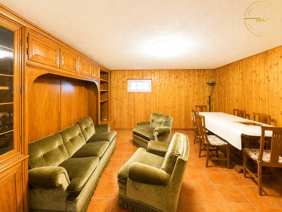 Spacious 5.5-room house with garden in green area in Stabio