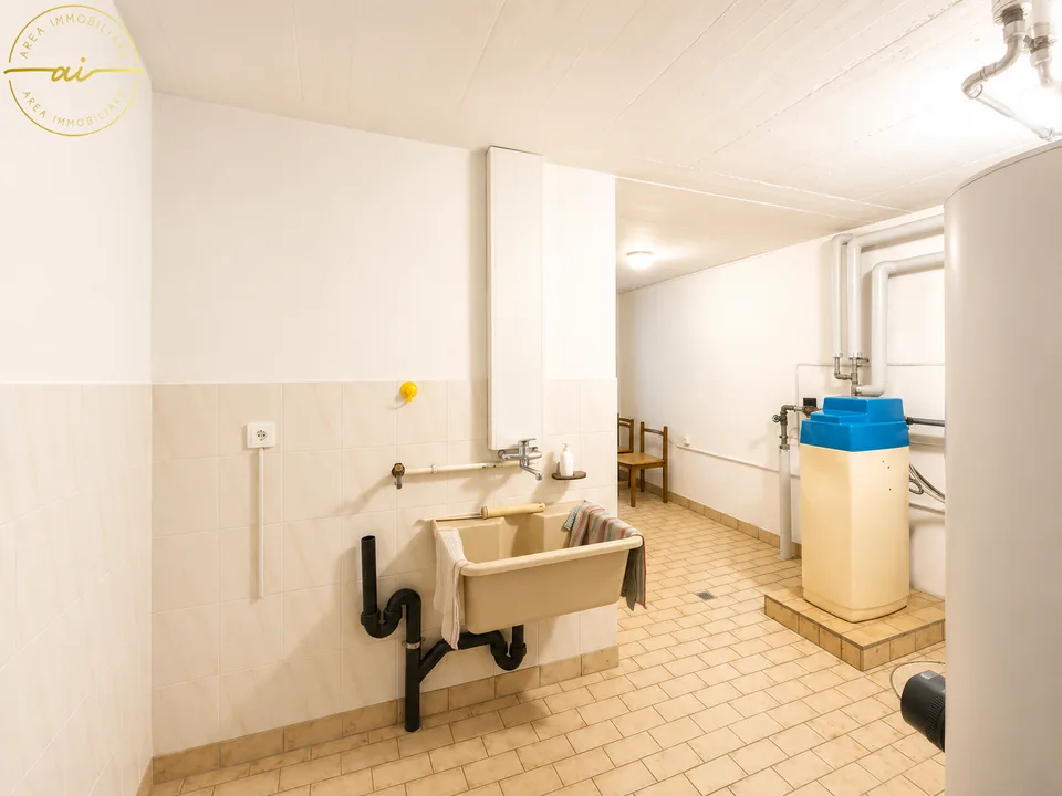 Spacious 5.5-room house with garden in green area in Stabio