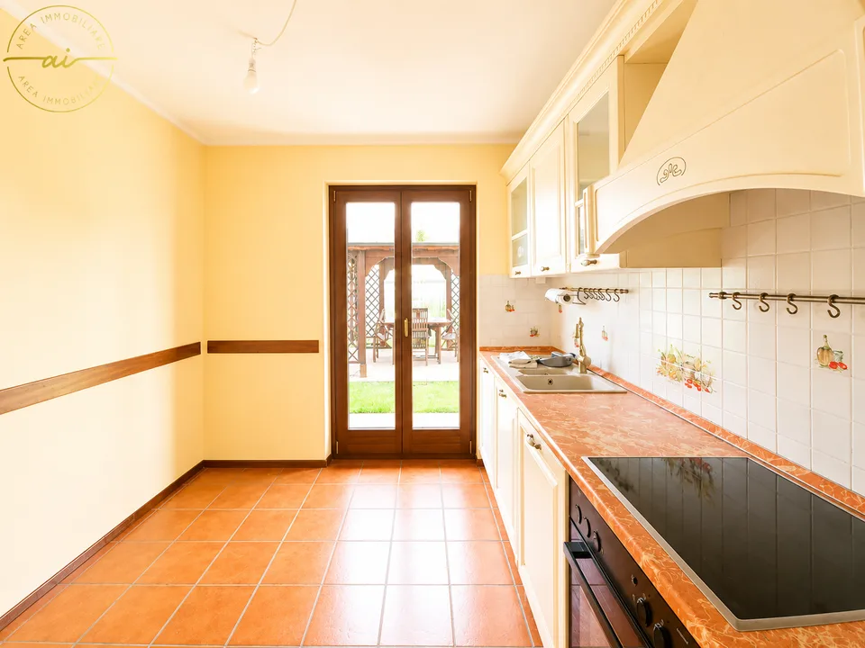 Spacious 5.5-room house with garden in green area in Stabio