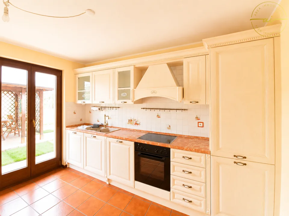 Spacious 5.5-room house with garden in green area in Stabio