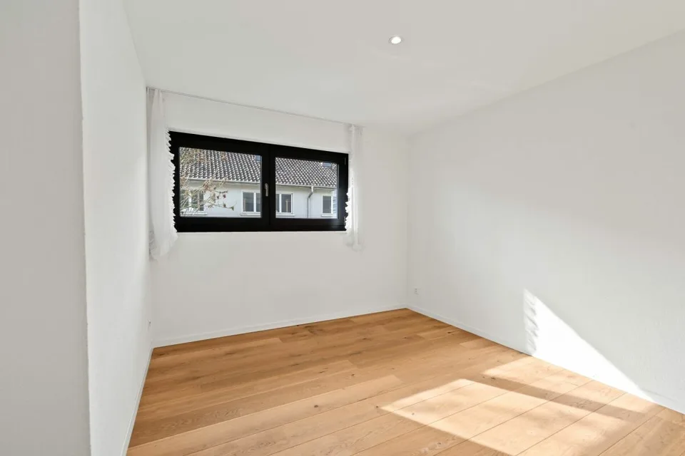 Moderne und lichtdurchflutete 3.5-Zimmer-Wohnung (Baujahr 2018)