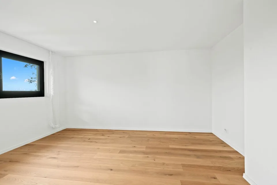 Moderne und lichtdurchflutete 3.5-Zimmer-Wohnung (Baujahr 2018)
