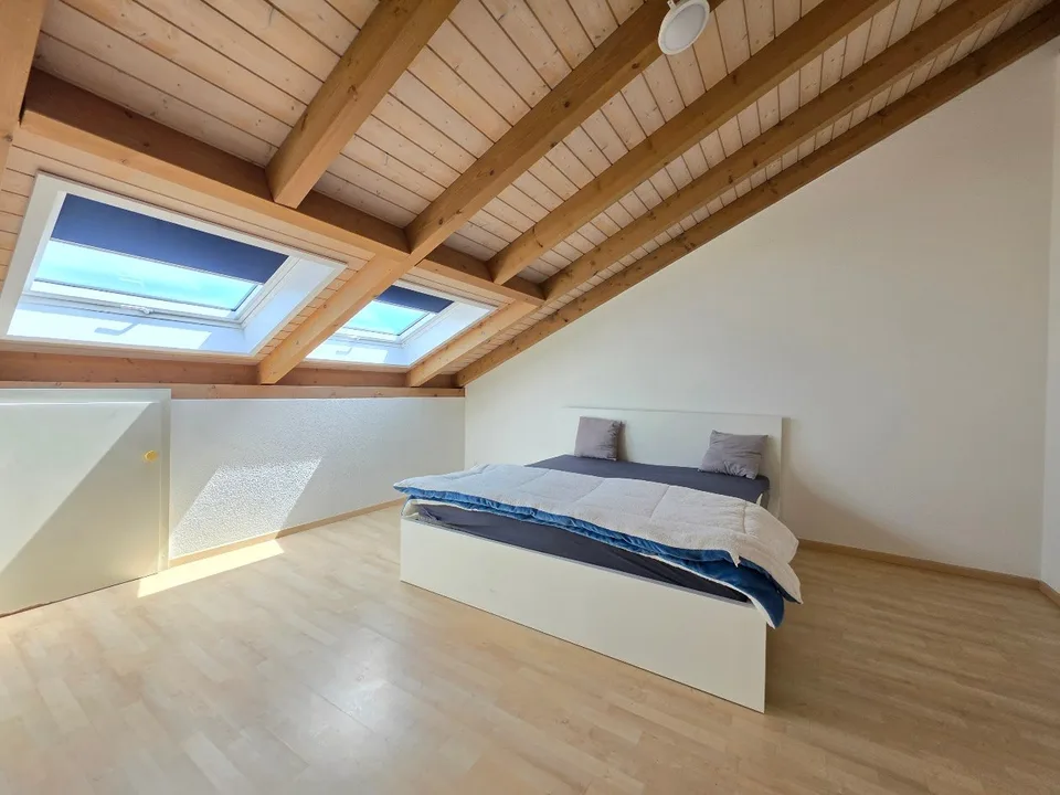 Appartement mansardé spacieux et accueillant!