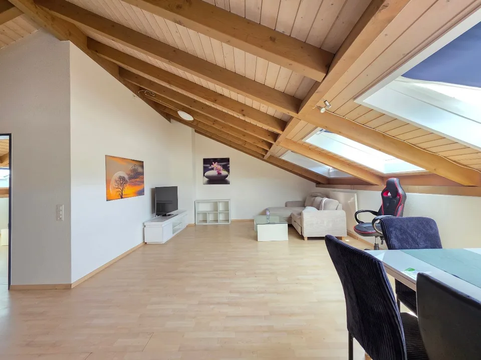 Appartement mansardé spacieux et accueillant!