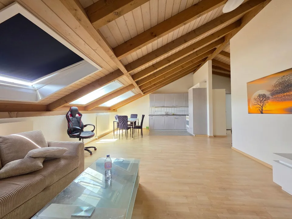 Appartement mansardé spacieux et accueillant!