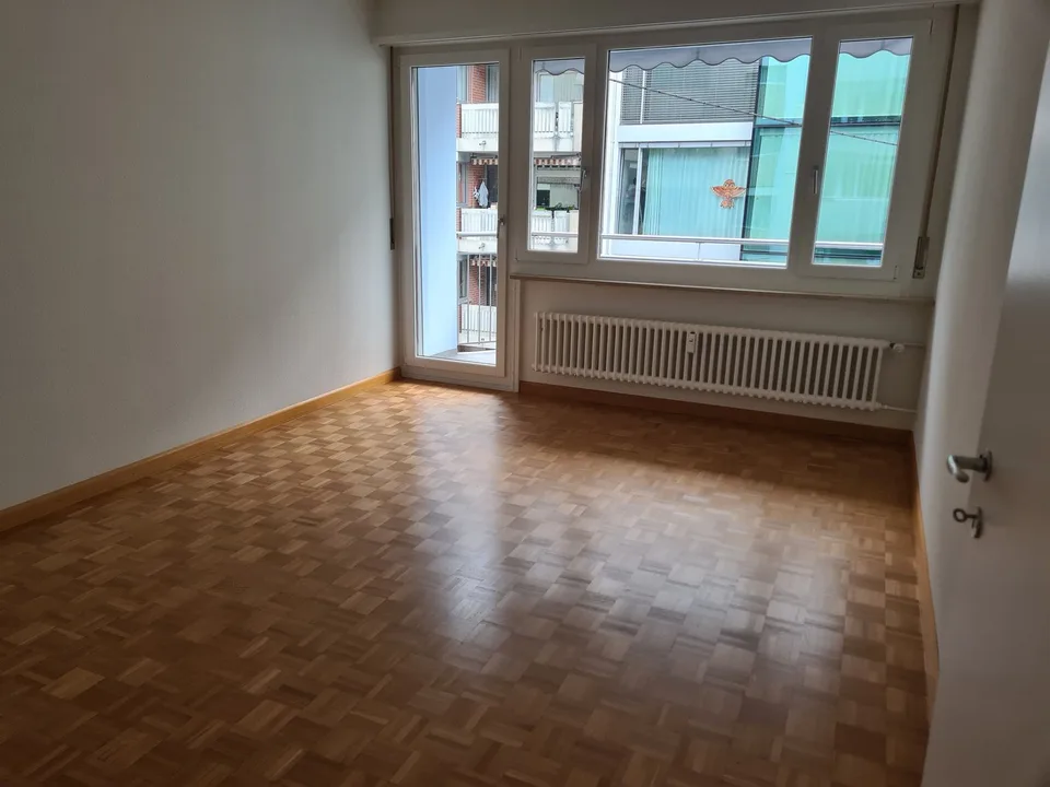 Delizioso appartamento di 3 locali con balcone a Basilea