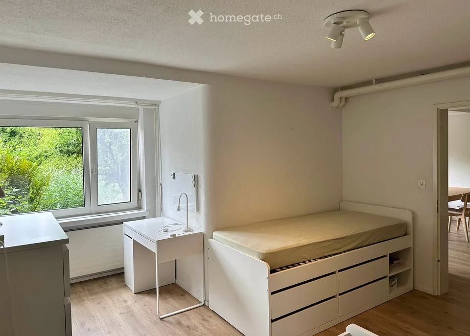 Helle 2 Zi-Wohnung mit idyllischem Gartensitzplatz in Uitikon-Waldegg zu vermieten
