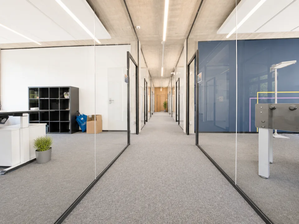 Moderne möblierte Bürofläche an zentraler Lage in Urdorf